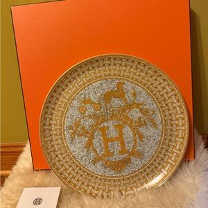 AUTHENTIC❗️Hermes Gold (TART) Mosaique 'H' Charger Plate